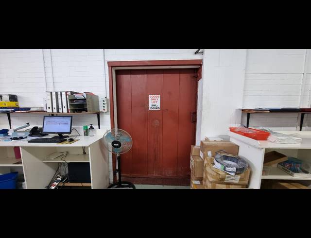 6,600M² WAREHOUSE FOR SALE IN NEW CENTRE